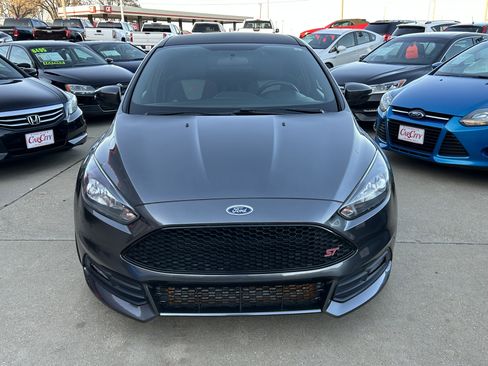 Used 2017 Ford Focus ST image 1