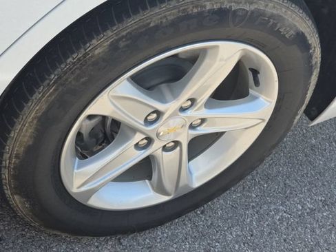 Used 2023 Chevrolet Malibu LS FWD image 12