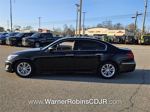 Used 2013 Hyundai Genesis 3.8 image 4