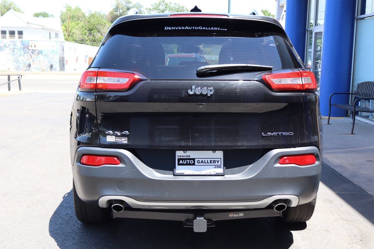 Used 2014 Jeep Cherokee Limited w/ Luxury Group AWD/4WD image 4