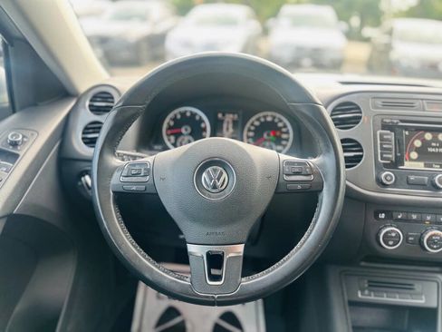 Used 2013 Volkswagen Tiguan SEL image 16