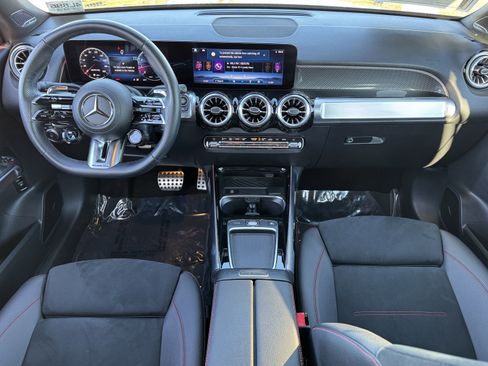 Certified 2025 Mercedes-Benz GLB 35 AMG 4MATIC image 33