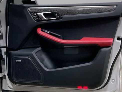 Used 2021 Porsche Macan GTS image 26