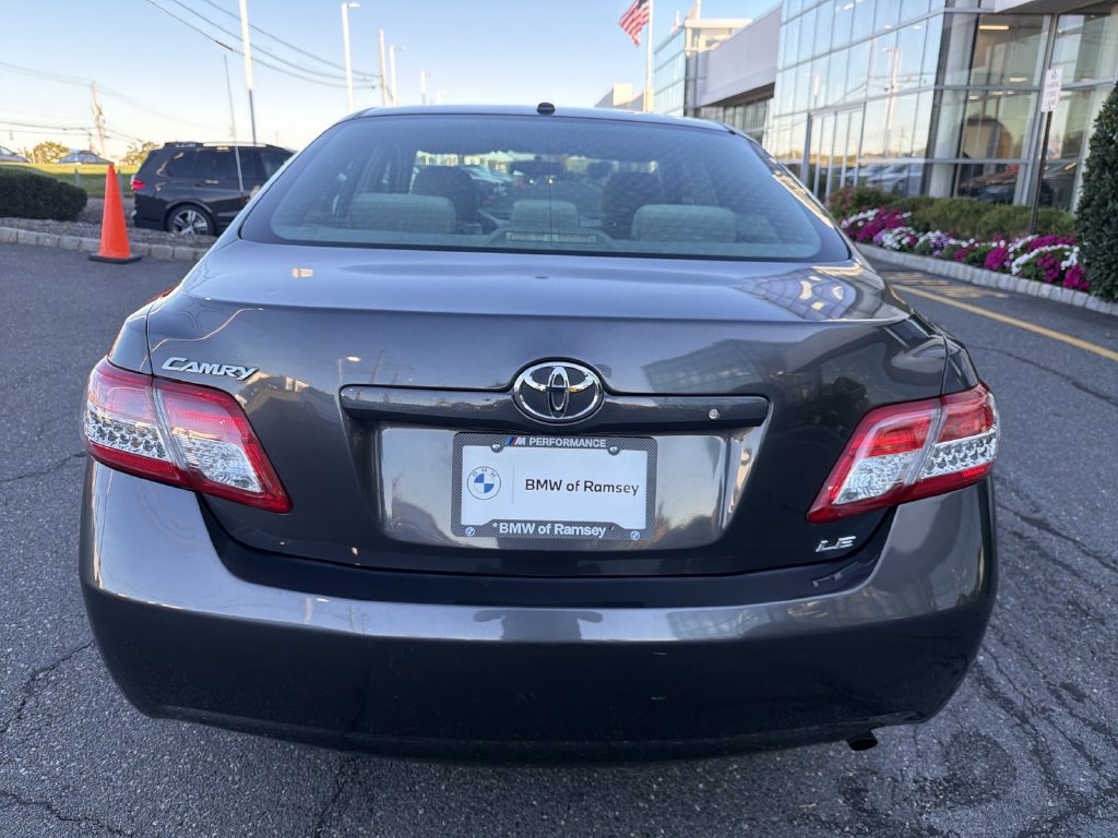 Used 2011 Toyota Camry LE FWD image 13