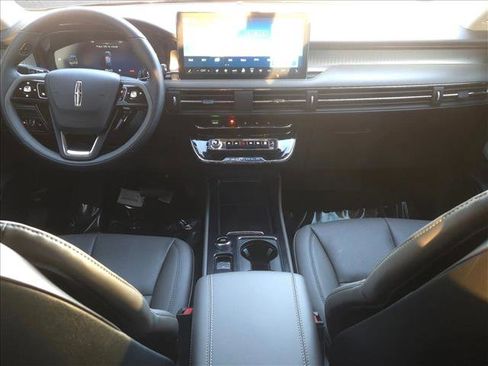 New 2026 Lincoln Corsair Premiere image 15
