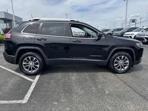 Used 2019 Jeep Cherokee Latitude Plus w/ Cold Weather Group AWD/4WD image 8