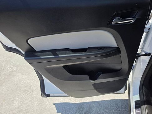 Used 2010 GMC Terrain SLT FWD image 20