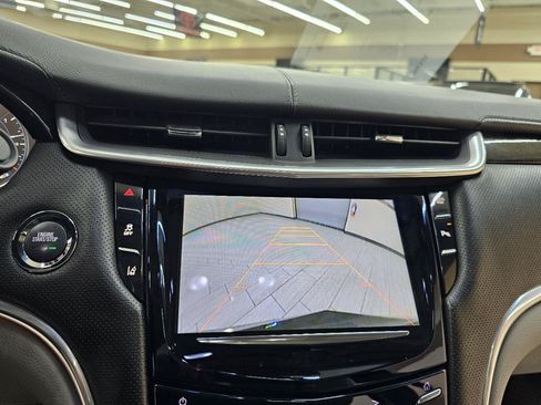Used 2013 Cadillac XTS Premium FWD image 32