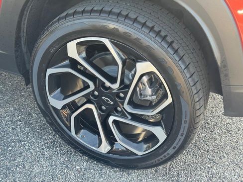 Certified 2024 Chevrolet Trax RS w/ Sunroof Package FWD image 7