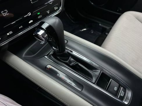 Used 2017 Honda HR-V EX image 25