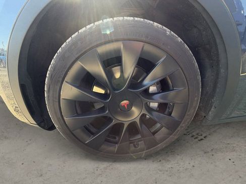 Used 2023 Tesla Model Y Long Range AWD/4WD image 12