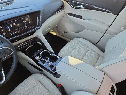 Used 2021 Buick Envision Essence w/ Technology Package I image 11