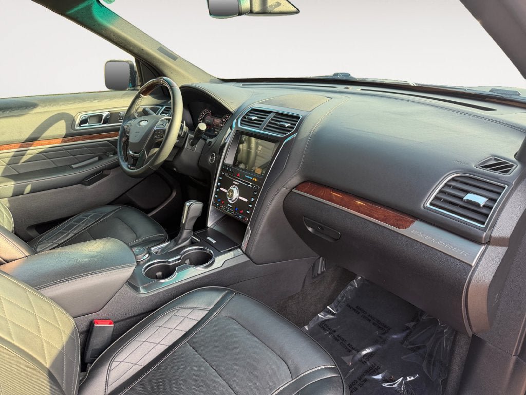 Used 2017 Ford Explorer Platinum AWD/4WD image 27