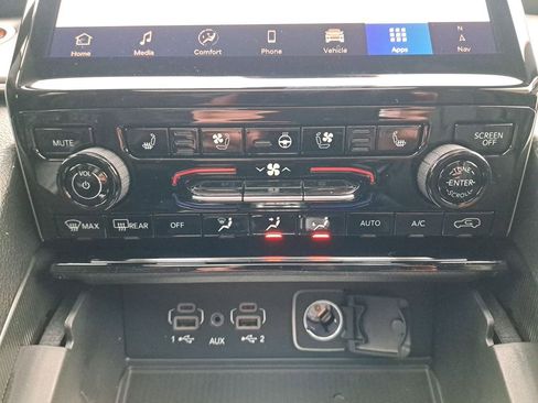 New 2025 Jeep Grand Cherokee L Limited w/ Luxury Tech Group II AWD/4WD image 22