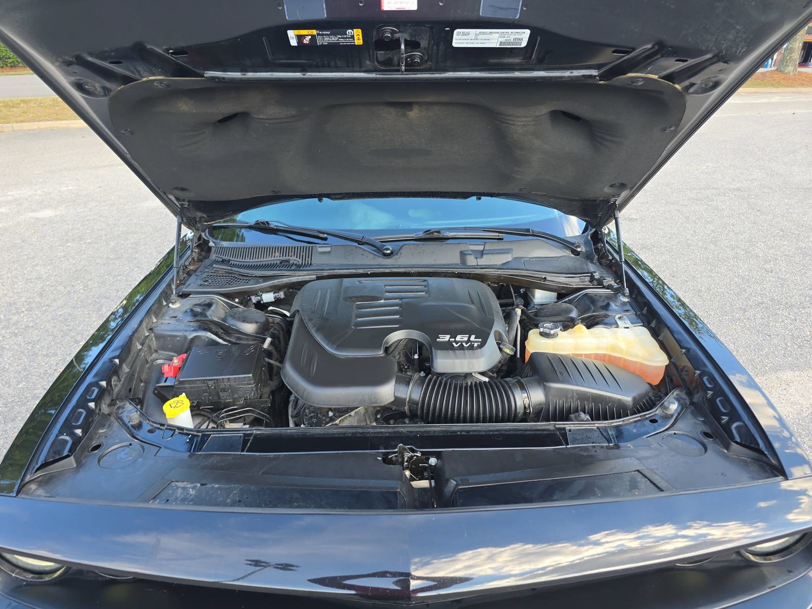 Used 2020 Dodge Challenger SXT w/ Blacktop Package RWD image 31