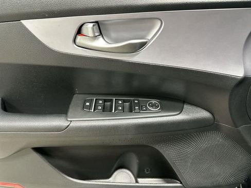 Used 2022 Kia Forte LXS FWD image 16