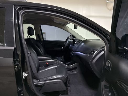 Used 2017 Dodge Journey Crossroad FWD image 21