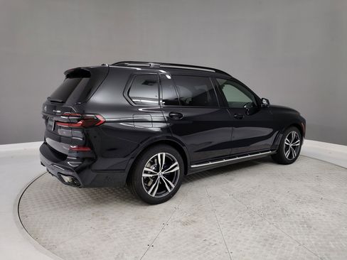 Used 2026 BMW X7 xDrive40i w/ M Sport Package image 6