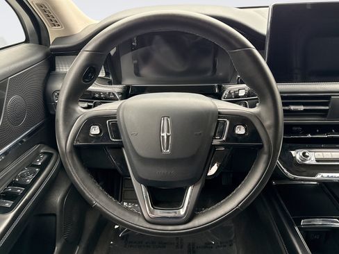 Used 2024 Lincoln Corsair AWD image 12