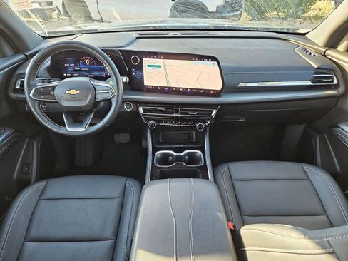 Used 2025 Chevrolet Traverse LT AWD/4WD image 28