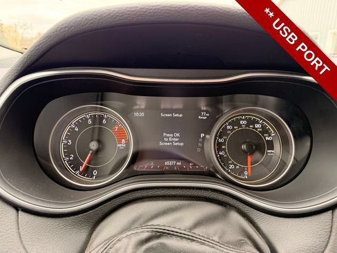 Used 2019 Jeep Cherokee Trailhawk w/ Comfort & Convenience Group AWD/4WD image 20