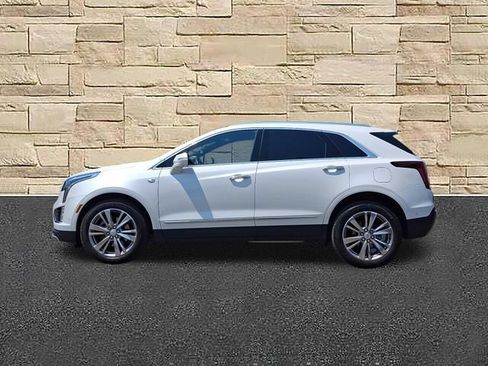 Certified 2024 Cadillac XT5 Premium Luxury w/ Technology Package AWD/4WD image 2