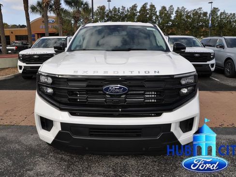 New 2026 Ford Expedition Active image 8