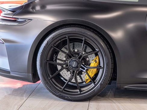 Used 2026 Porsche 911 GT3 w/ Weissach Package RWD image 12