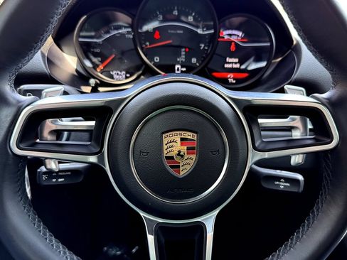 Used 2018 Porsche 718 Boxster RWD image 21