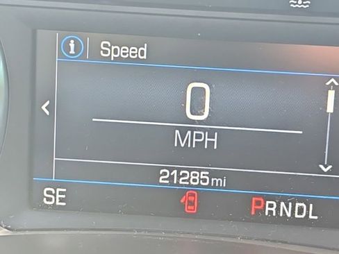 Used 2023 Chevrolet Equinox LT w/ Driver Convenience Package image 21