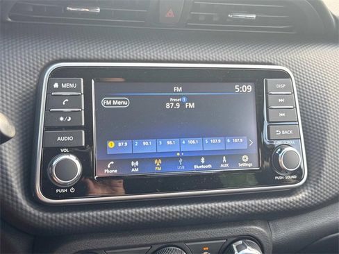 New 2025 Nissan Kicks Play S image 33