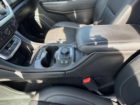 Used 2023 GMC Acadia SLT w/ Elevation Edition AWD/4WD image 16