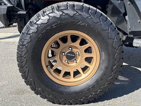 Used 2017 Jeep Wrangler Unlimited Sport image 13