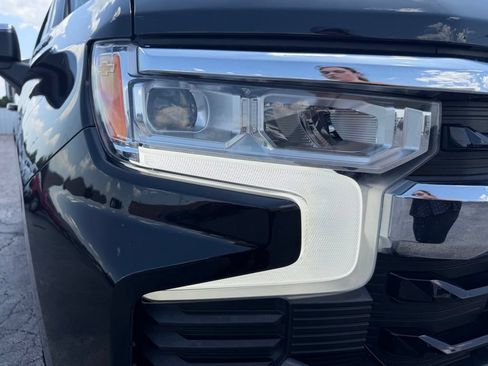 Used 2022 Chevrolet Silverado 1500 LT AWD/4WD image 3