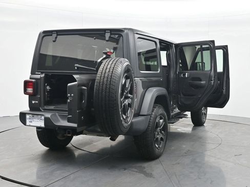 Used 2018 Jeep Wrangler Unlimited Sport S image 36