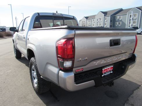 Used 2020 Toyota Tacoma SR image 8