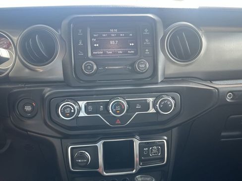 Used 2021 Jeep Wrangler Unlimited Sport image 21