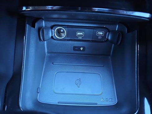 Used 2022 Kia Telluride SX w/ SX Prestige Package image 22