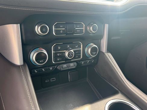 Used 2022 GMC Yukon SLT w/ SLT Luxury Package RWD image 27