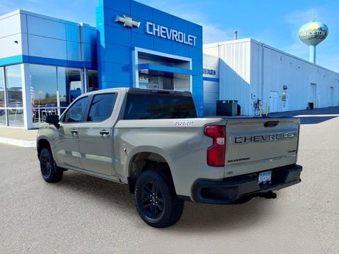 Used 2023 Chevrolet Silverado 1500 Custom Trail Boss w/ LPO, Dark Essentials Package AWD/4WD image 6