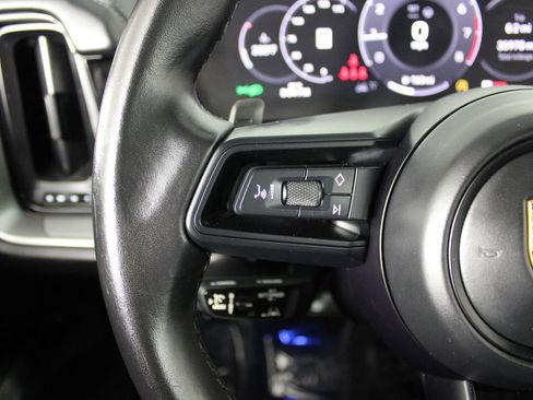 Used 2024 Porsche Cayenne AWD/4WD image 25