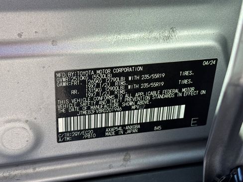 Used 2024 Toyota RAV4 XSE w/ Weather Package image 30