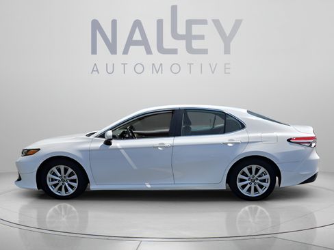 Used 2019 Toyota Camry LE FWD image 2