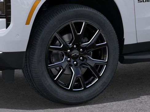 New 2026 Chevrolet Suburban LT w/ Comfort Package image 9