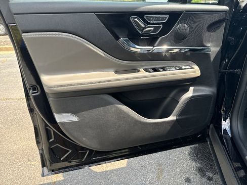 New 2026 Lincoln Corsair Premiere image 15