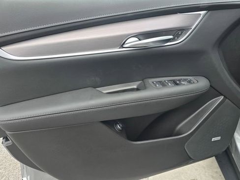 New 2026 Cadillac XT5 Luxury image 22