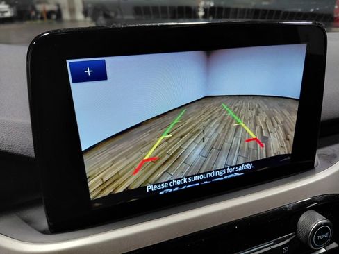 Certified 2022 Ford Escape SE w/ SE Sport Appearance Package image 9