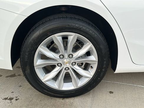 Used 2024 Chevrolet Malibu LT image 16