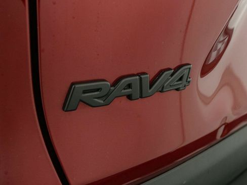 Used 2021 Toyota RAV4 XLE AWD/4WD image 10