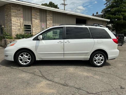Used 2006 Toyota Sienna XLE w/ XLE Pkg 5 FWD image 7